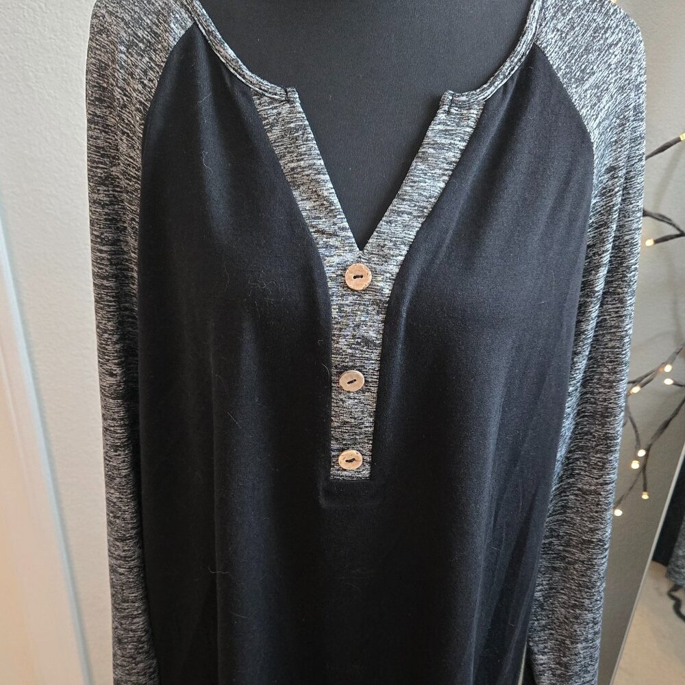 BloomChic - Size 10 Blouse - EUC